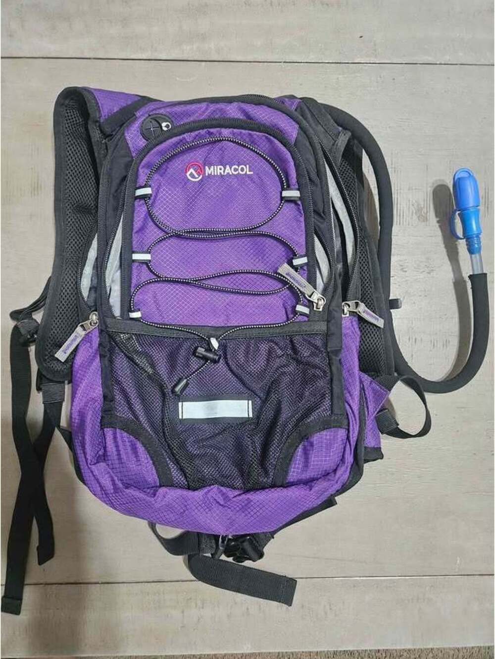 Miracle Hiking Backback w/ 2L Bladder and Straw